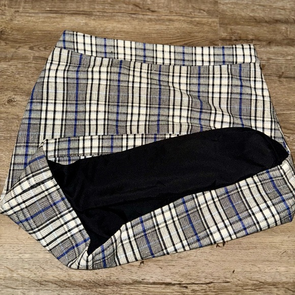 Plaid Women's Skirt - Blue and White - Picture 3 of 6